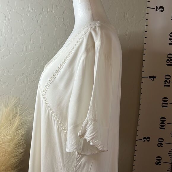 BLUE Rain white dress with crocheted stitching and fabric covered buttons size L - Picture 6 of 13